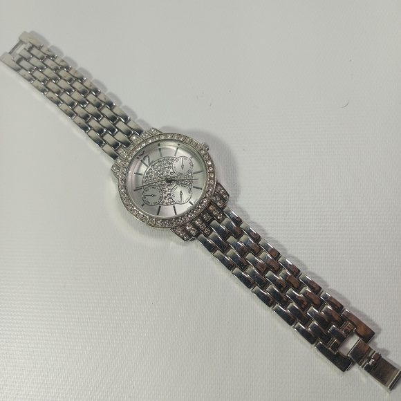 Silver tone and rhinestone bracelet analog wrist watch - Picture 3 of 5